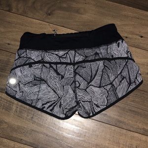 LULULEMON womens shorts (rare pattern)